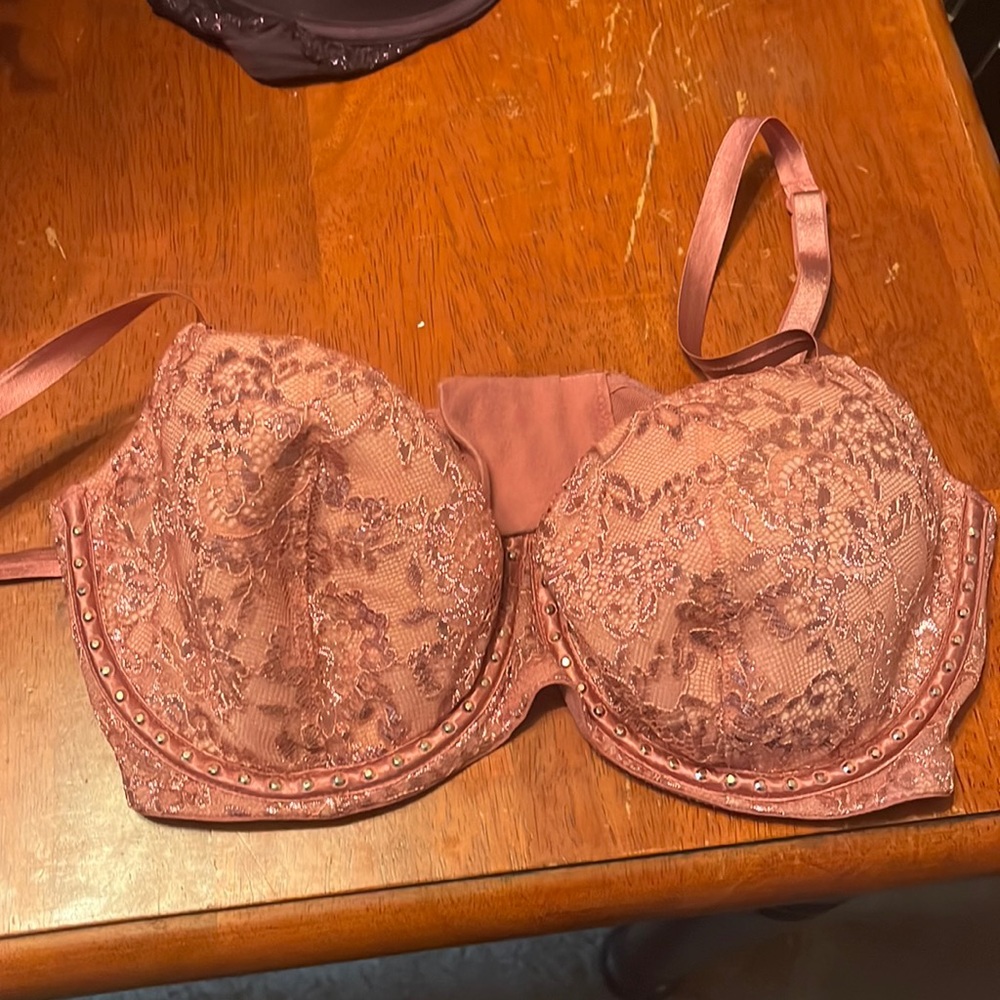 Victoria’s Secret 36C. Never worn